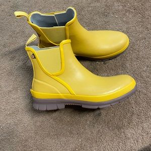 Bogs Amelia slip on rain boots - women’s 9